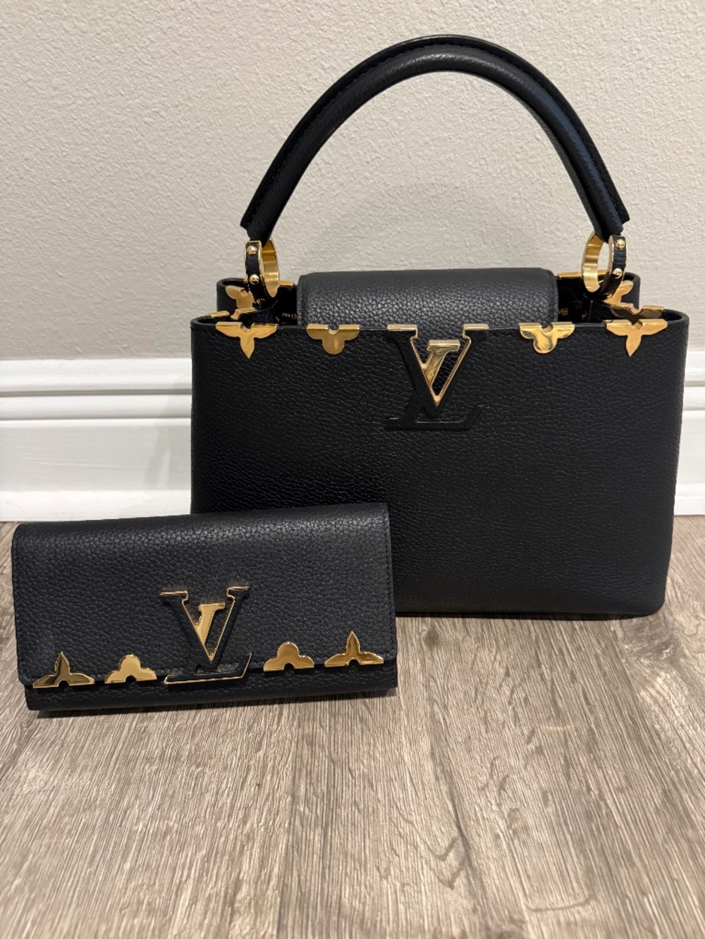 Louis Vuitton Capucines MM Crown Black leather bag and Matxhing Wallet